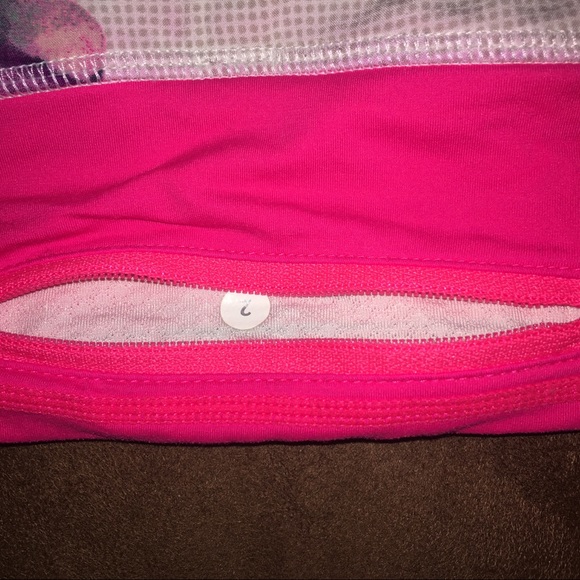 Lululemon Blurred Blossom Shorts RARE* | 2 - Picture 8 of 8